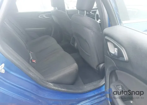 2015 Chrysler 200 Limited z USA, uszkodzony, nr VIN 1C3CCCAB8FN707577